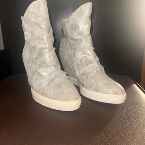 Jennifer Lopez Silver Metallic Wedge Sneaker Boots Size 7.5